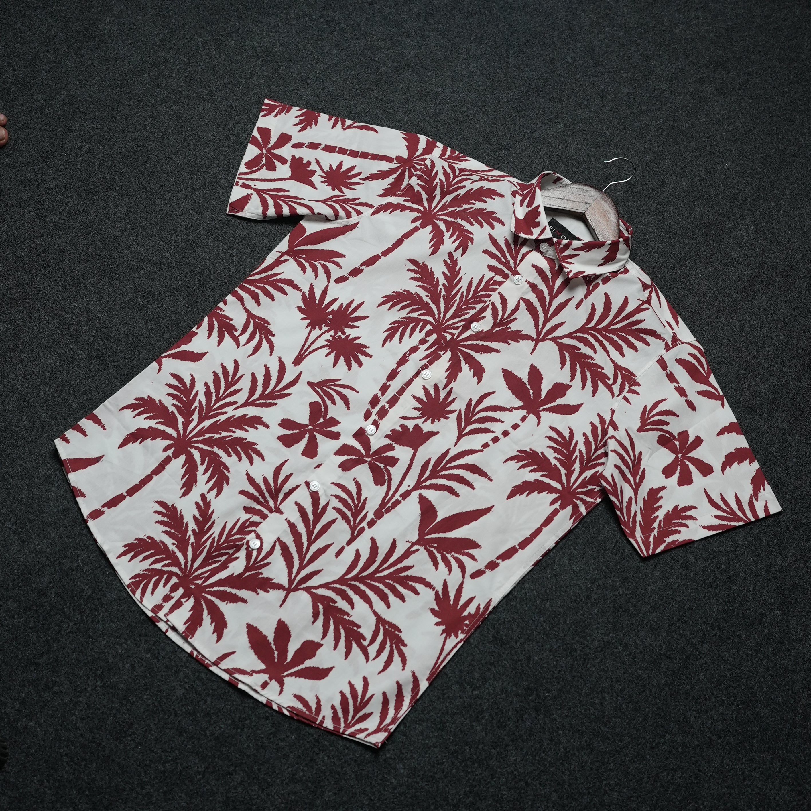Maroon Leaf